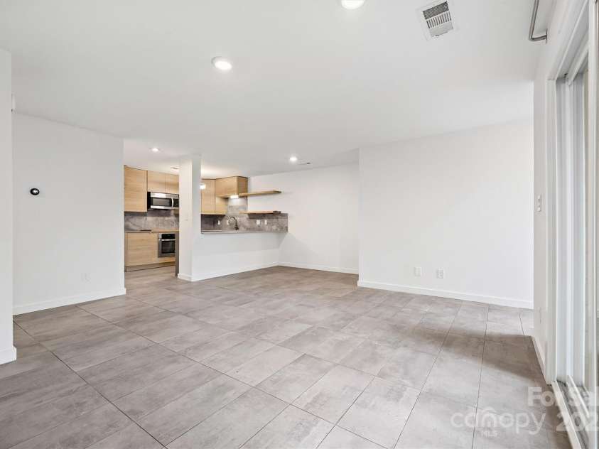 1041 Churchill Downs Court, Charlotte, NC 28211.  MLS# CAR4334511, YatesRealty ID 5336. 