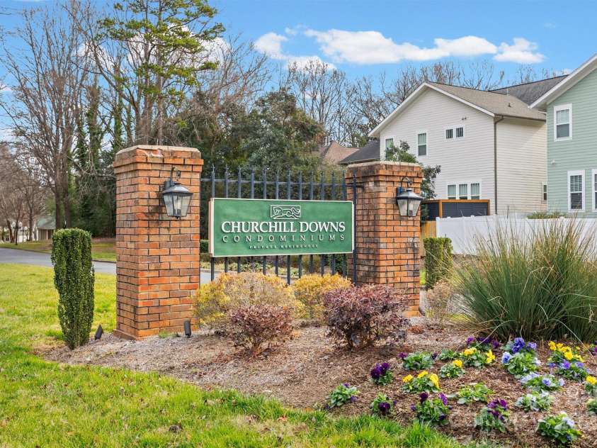 1041 Churchill Downs Court, Charlotte, NC 28211.  MLS# CAR4334511, YatesRealty ID 5336. 