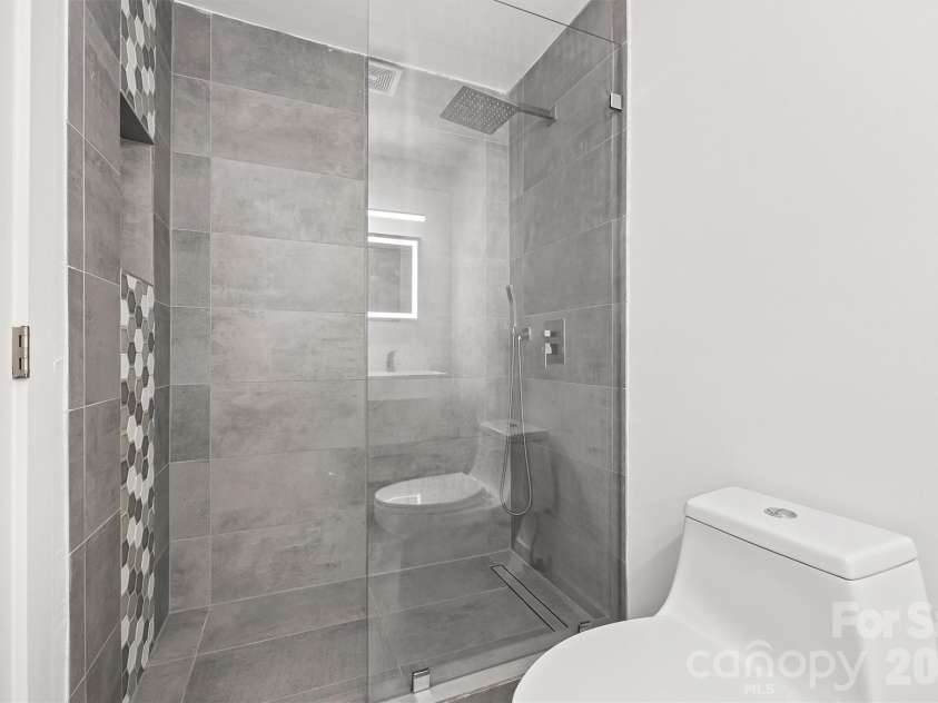 1041 Churchill Downs Court, Charlotte, NC 28211.  MLS# CAR4334511, YatesRealty ID 5336. 