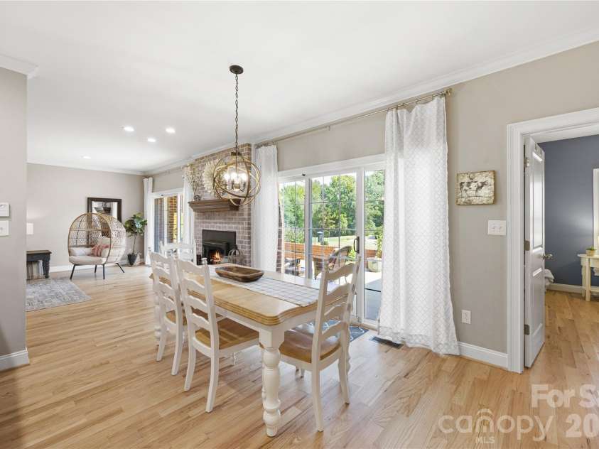 350 Royal Burgess Drive, Campobello, SC 29322.  MLS# CAR4348825, YatesRealty ID 5336. 