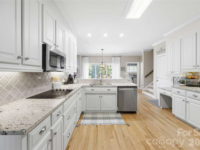 350 Royal Burgess Drive, Campobello, SC 29322.  MLS# CAR4348825, YatesRealty ID 5336. 