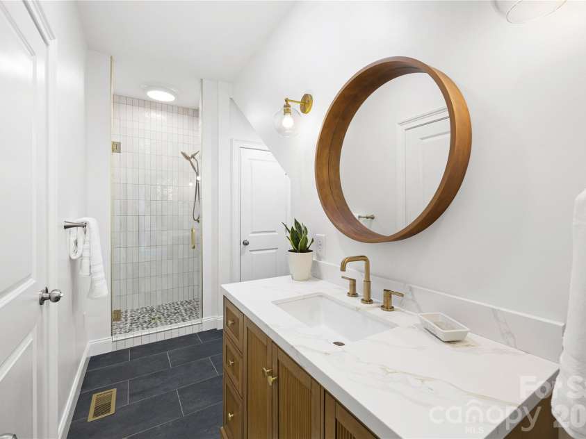 350 Royal Burgess Drive, Campobello, SC 29322.  MLS# CAR4348825, YatesRealty ID 5336. 