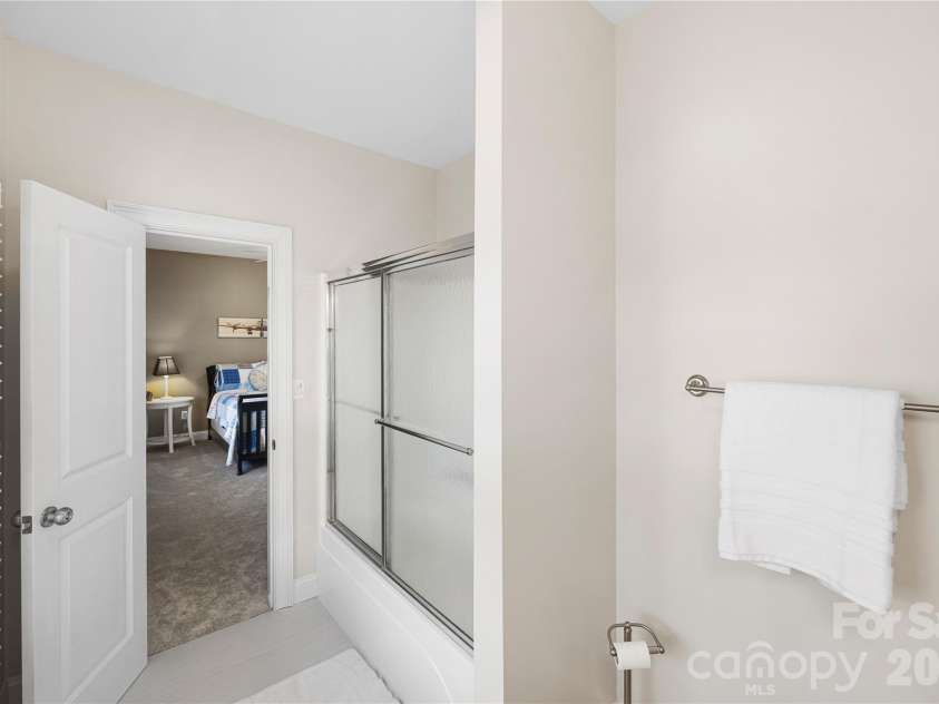 350 Royal Burgess Drive, Campobello, SC 29322.  MLS# CAR4348825, YatesRealty ID 5336. 