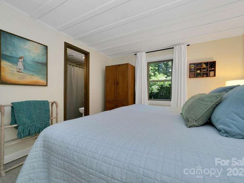 57 Echota Lane, Brevard, NC 28712.  MLS# CAR4230498, YatesRealty ID 5336. 