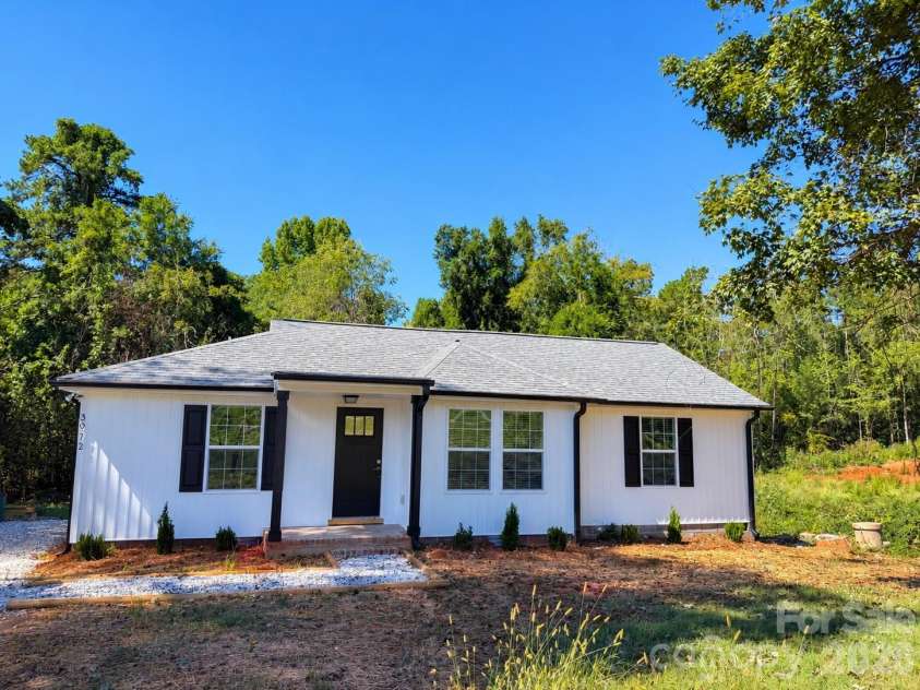 3972 US Highway 601 Highway, Mocksville, NC 27028.  MLS# CAR4428734, YatesRealty ID 53362. 