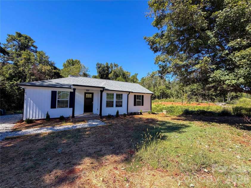 3972 US Highway 601 Highway, Mocksville, NC 27028.  MLS# CAR4428734, YatesRealty ID 53362. 