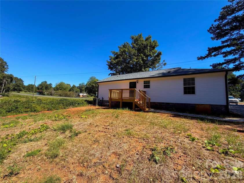 3972 US Highway 601 Highway, Mocksville, NC 27028.  MLS# CAR4428734, YatesRealty ID 53362. 