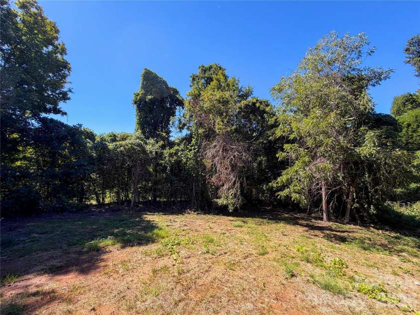 3972 US Highway 601 Highway, Mocksville, NC 27028.  MLS# CAR4428734, YatesRealty ID 53362. 