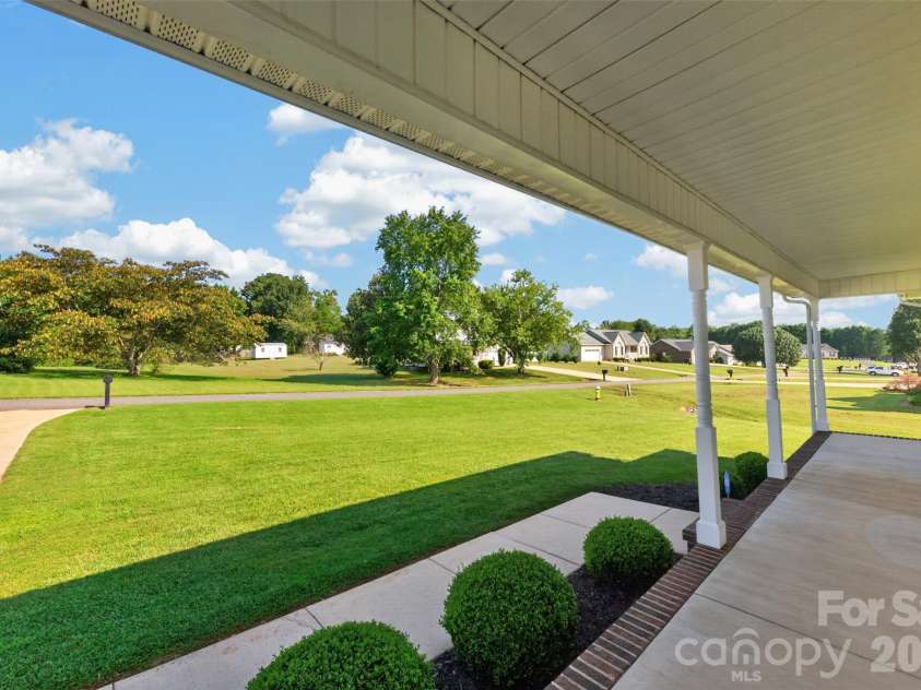 4405 Claralee Lane, Hickory, NC 28602.  MLS# CAR4427546, YatesRealty ID 53364. 