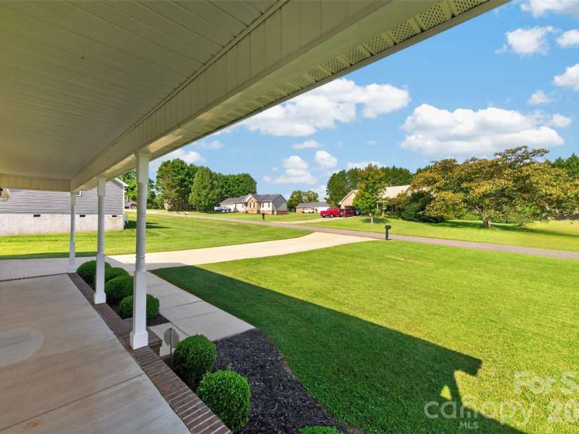4405 Claralee Lane, Hickory, NC 28602.  MLS# CAR4427546, YatesRealty ID 53364. 