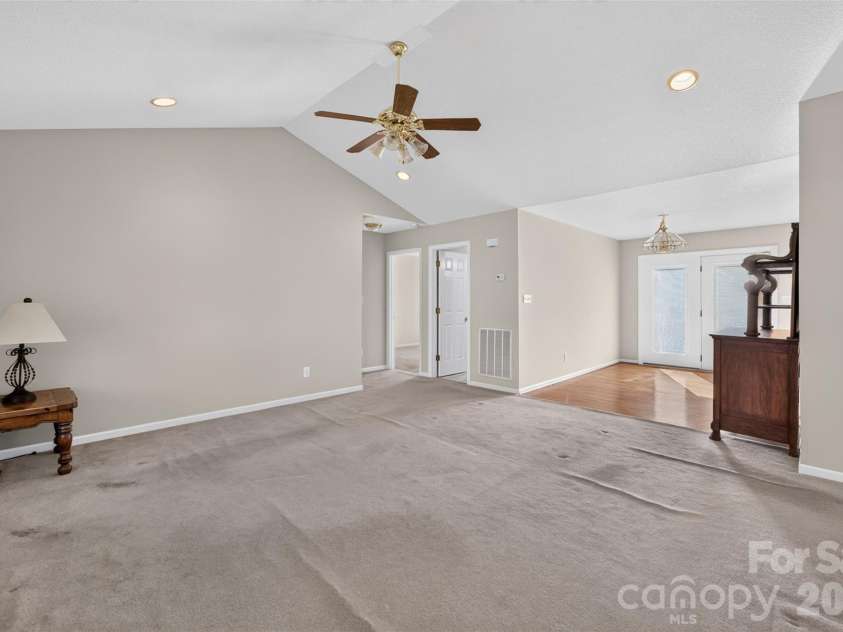 4405 Claralee Lane, Hickory, NC 28602.  MLS# CAR4427546, YatesRealty ID 53364. 