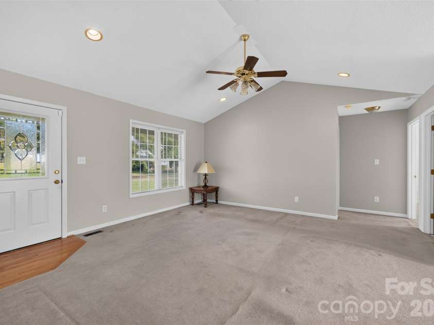 4405 Claralee Lane, Hickory, NC 28602.  MLS# CAR4427546, YatesRealty ID 53364. 