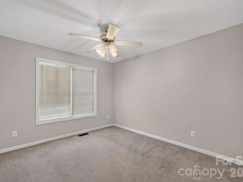 4405 Claralee Lane, Hickory, NC 28602.  MLS# CAR4427546, YatesRealty ID 53364. 