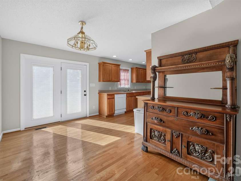 4405 Claralee Lane, Hickory, NC 28602.  MLS# CAR4427546, YatesRealty ID 53364. 