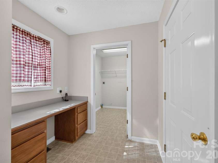 4405 Claralee Lane, Hickory, NC 28602.  MLS# CAR4427546, YatesRealty ID 53364. 