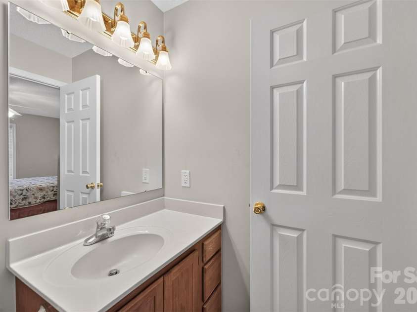 4405 Claralee Lane, Hickory, NC 28602.  MLS# CAR4427546, YatesRealty ID 53364. 