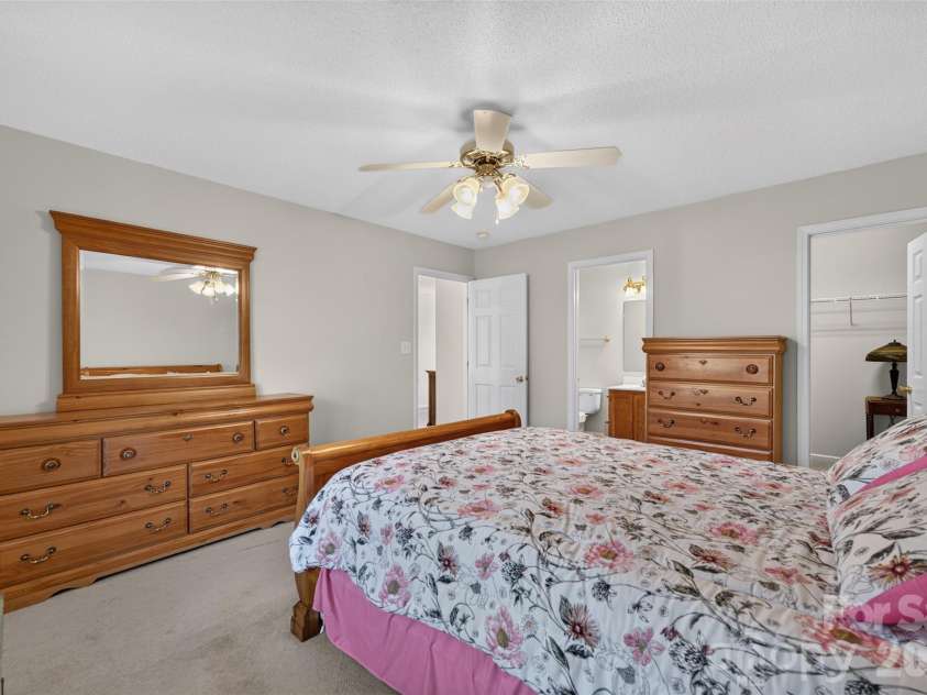 4405 Claralee Lane, Hickory, NC 28602.  MLS# CAR4427546, YatesRealty ID 53364. 
