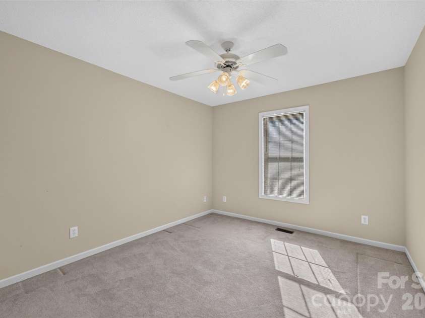 4405 Claralee Lane, Hickory, NC 28602.  MLS# CAR4427546, YatesRealty ID 53364. 