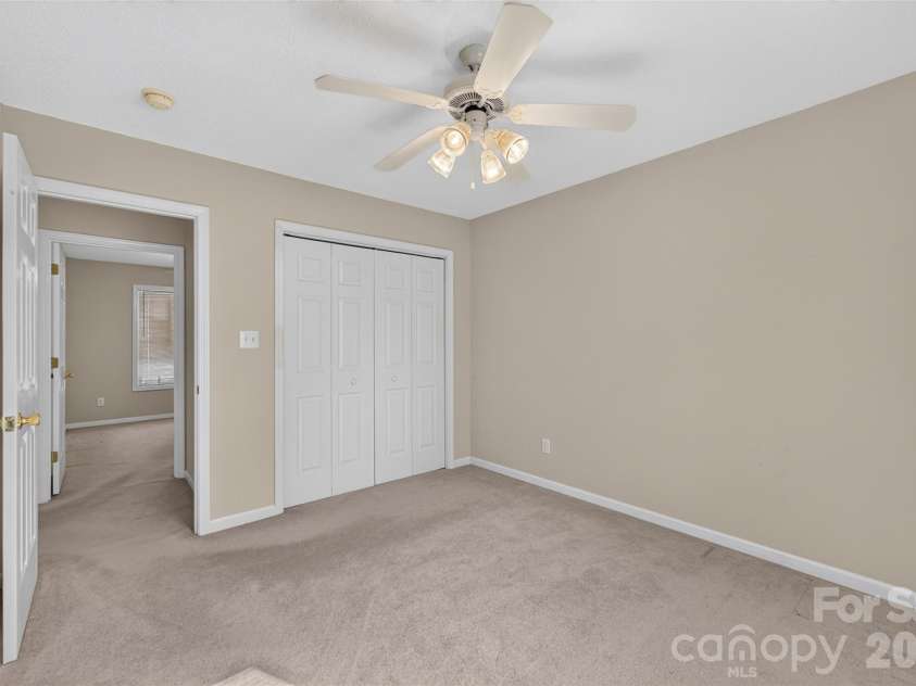 4405 Claralee Lane, Hickory, NC 28602.  MLS# CAR4427546, YatesRealty ID 53364. 