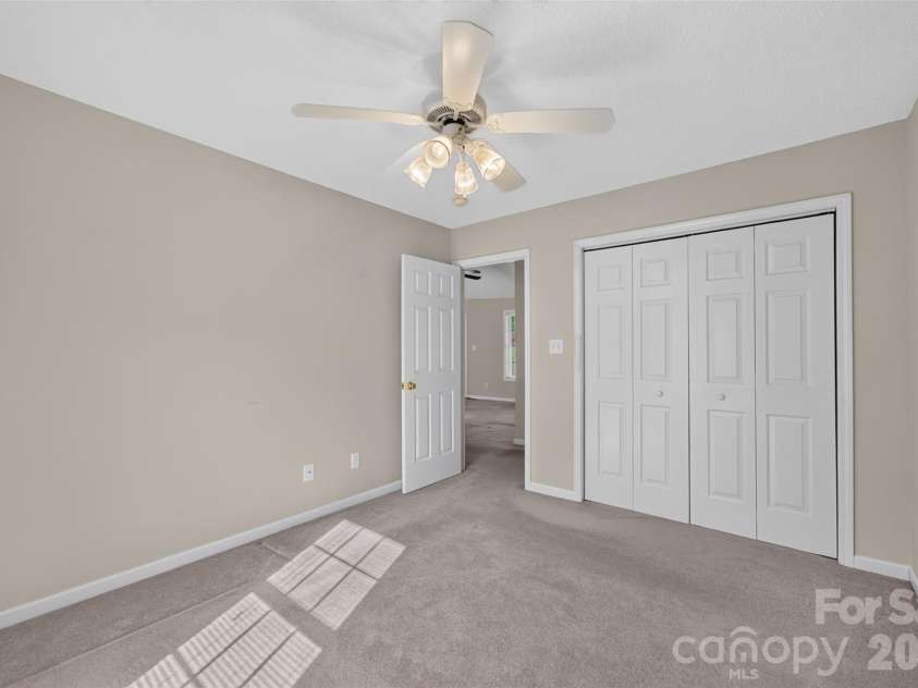 4405 Claralee Lane, Hickory, NC 28602.  MLS# CAR4427546, YatesRealty ID 53364. 