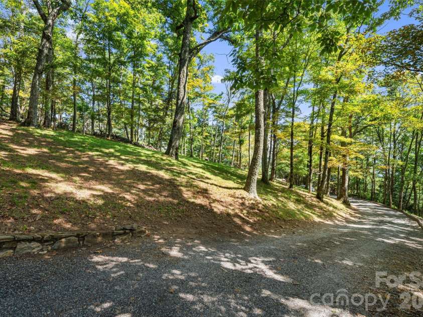 342 Granny Lewis Lane, Mars Hill, NC 28754.  MLS# CAR4428458, YatesRealty ID 53365. Easy gentle driveway