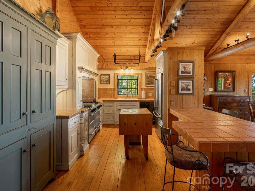 342 Granny Lewis Lane, Mars Hill, NC 28754.  MLS# CAR4428458, YatesRealty ID 53365. Kitchen