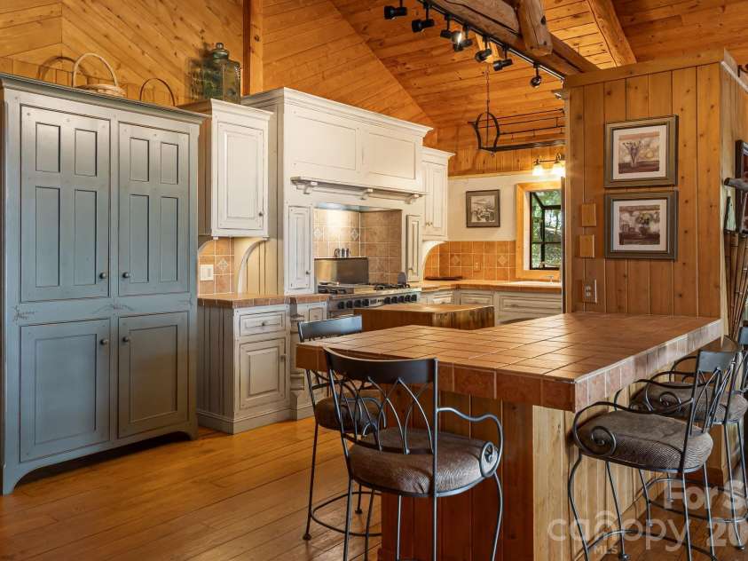 342 Granny Lewis Lane, Mars Hill, NC 28754.  MLS# CAR4428458, YatesRealty ID 53365. Kitchen Island