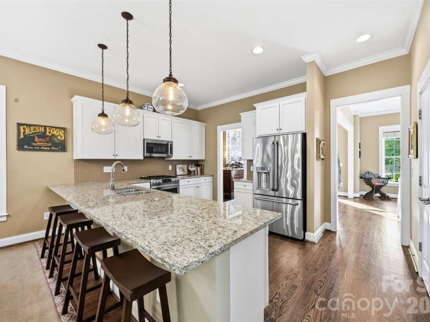 240 Hawthorne Park Avenue, Belmont, NC 28012.  MLS# CAR4428825, YatesRealty ID 53367. Kitchen