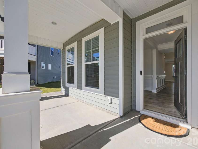 2020 Embassy Court, Charlotte, NC 28213.  MLS# CAR4427563, YatesRealty ID 53368. 