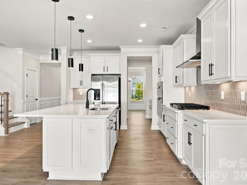 2020 Embassy Court, Charlotte, NC 28213.  MLS# CAR4427563, YatesRealty ID 53368. 