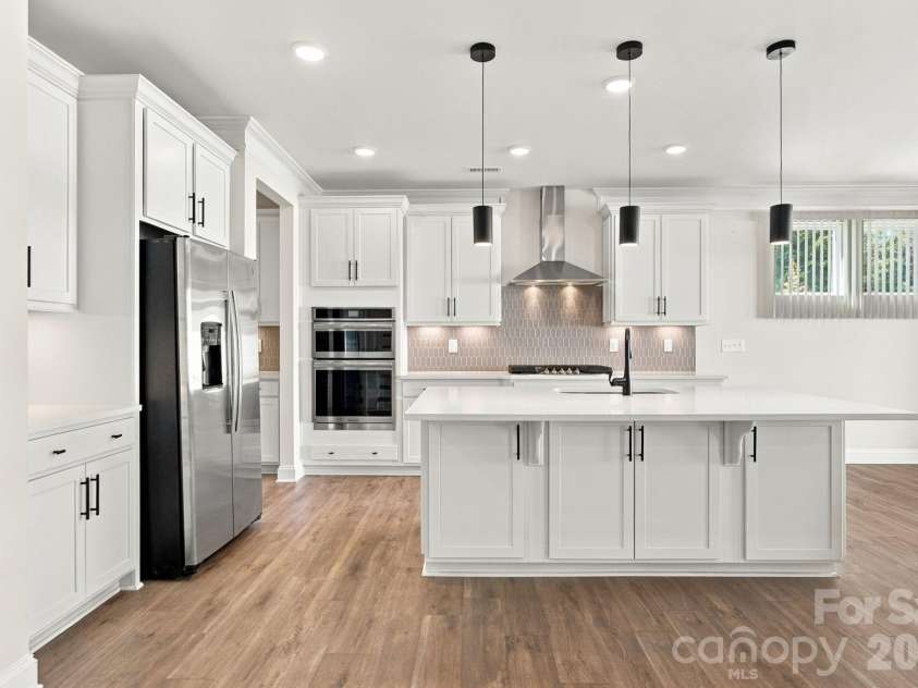 2020 Embassy Court, Charlotte, NC 28213.  MLS# CAR4427563, YatesRealty ID 53368. 