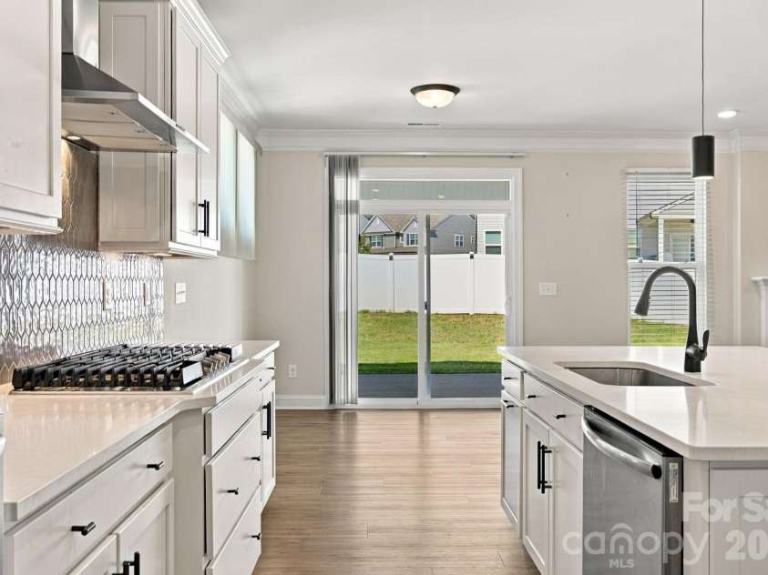 2020 Embassy Court, Charlotte, NC 28213.  MLS# CAR4427563, YatesRealty ID 53368. 