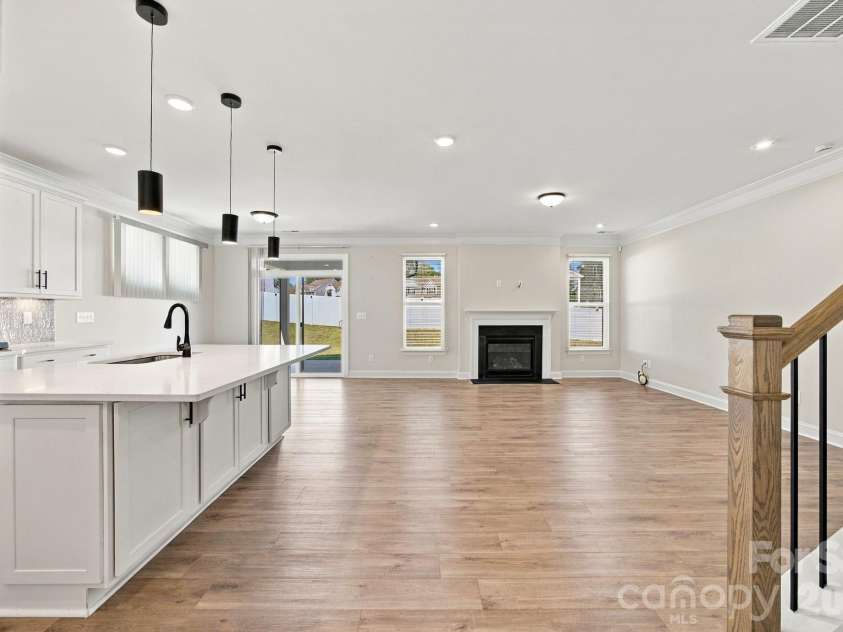 2020 Embassy Court, Charlotte, NC 28213.  MLS# CAR4427563, YatesRealty ID 53368. 