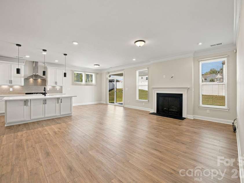 2020 Embassy Court, Charlotte, NC 28213.  MLS# CAR4427563, YatesRealty ID 53368. 