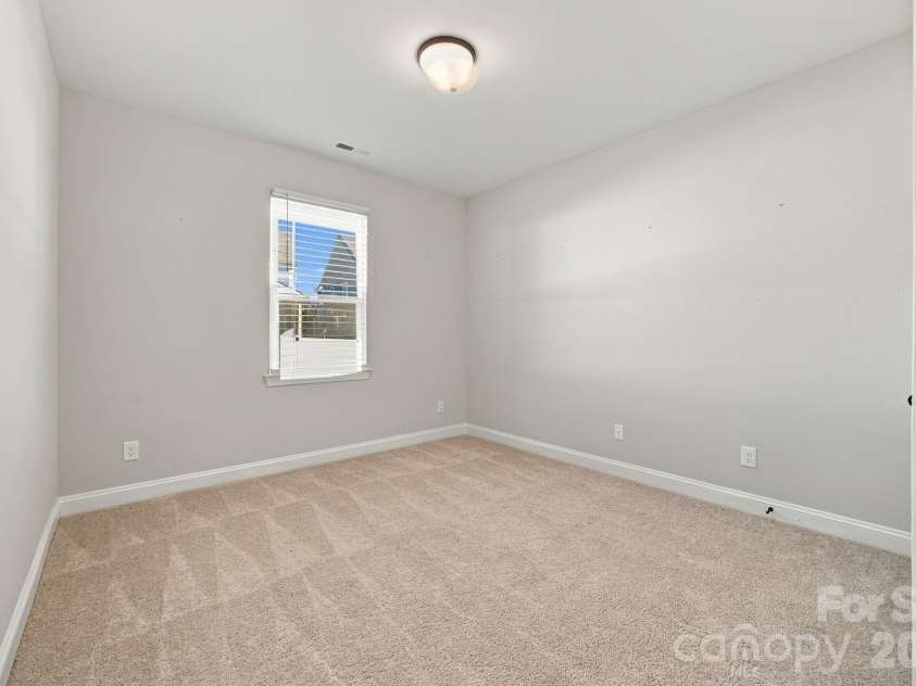 2020 Embassy Court, Charlotte, NC 28213.  MLS# CAR4427563, YatesRealty ID 53368. 
