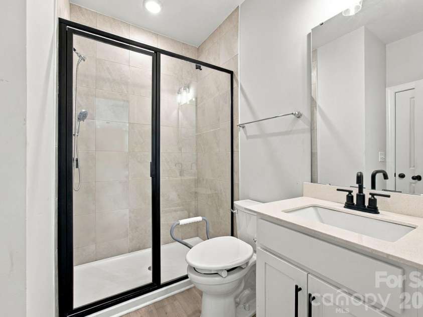 2020 Embassy Court, Charlotte, NC 28213.  MLS# CAR4427563, YatesRealty ID 53368. 