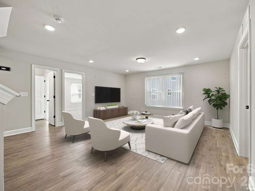 2020 Embassy Court, Charlotte, NC 28213.  MLS# CAR4427563, YatesRealty ID 53368. 