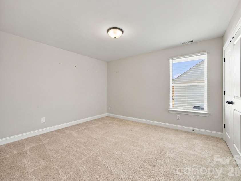 2020 Embassy Court, Charlotte, NC 28213.  MLS# CAR4427563, YatesRealty ID 53368. 