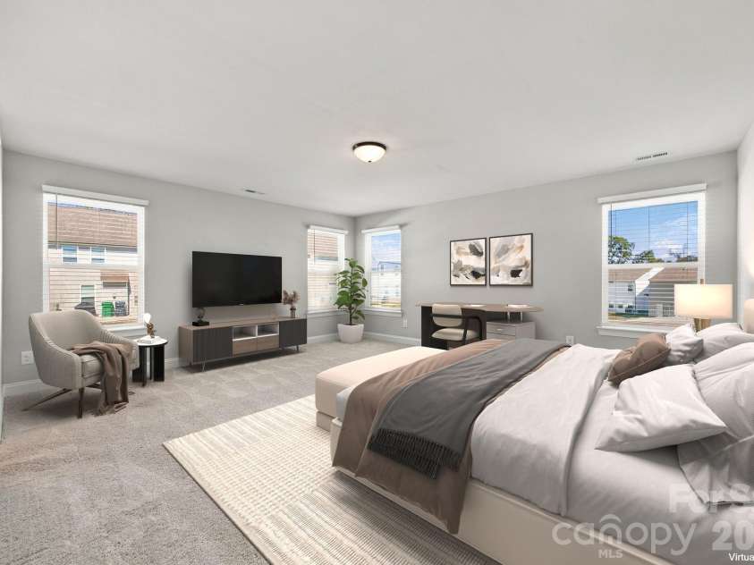 2020 Embassy Court, Charlotte, NC 28213.  MLS# CAR4427563, YatesRealty ID 53368. 