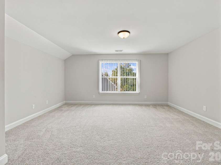2020 Embassy Court, Charlotte, NC 28213.  MLS# CAR4427563, YatesRealty ID 53368. 