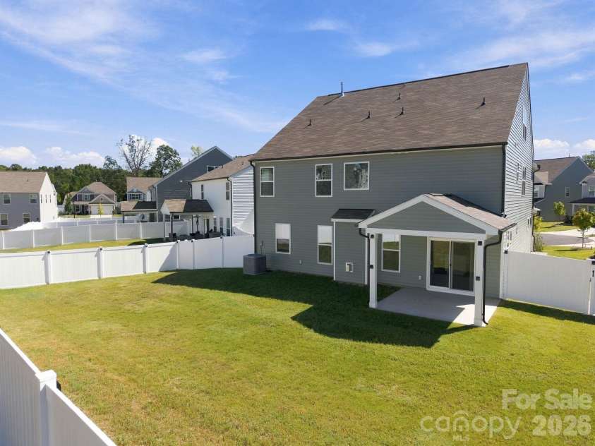 2020 Embassy Court, Charlotte, NC 28213.  MLS# CAR4427563, YatesRealty ID 53368. 
