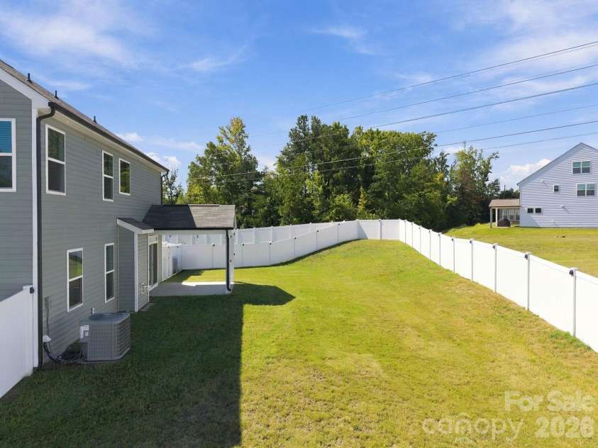 2020 Embassy Court, Charlotte, NC 28213.  MLS# CAR4427563, YatesRealty ID 53368. 