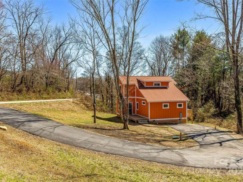 22 Ben Lippen Road, Asheville, NC 28806.  MLS# CAR4232812, YatesRealty ID 5337. 