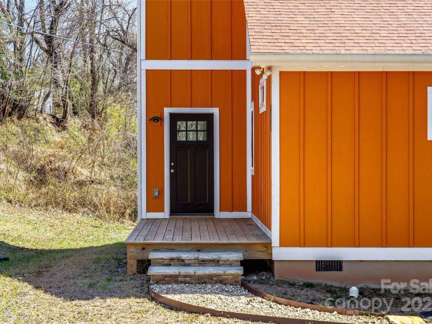 22 Ben Lippen Road, Asheville, NC 28806.  MLS# CAR4232812, YatesRealty ID 5337. 