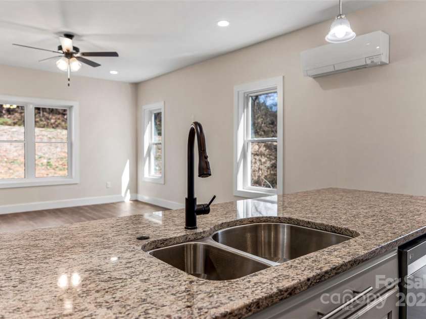 22 Ben Lippen Road, Asheville, NC 28806.  MLS# CAR4232812, YatesRealty ID 5337. 