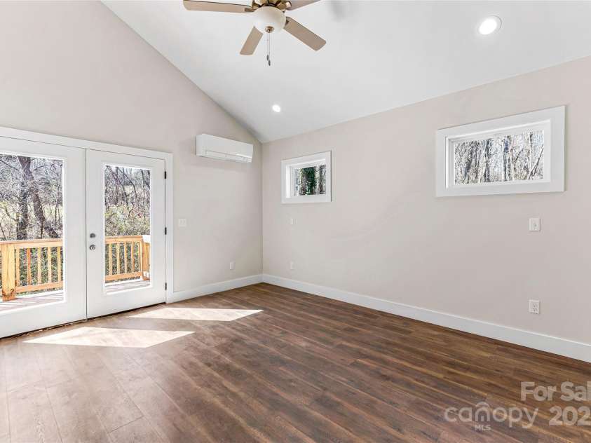 22 Ben Lippen Road, Asheville, NC 28806.  MLS# CAR4232812, YatesRealty ID 5337. 