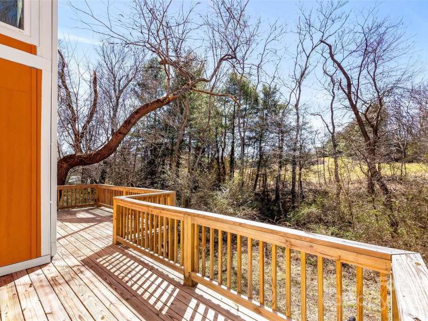 22 Ben Lippen Road, Asheville, NC 28806.  MLS# CAR4232812, YatesRealty ID 5337. 