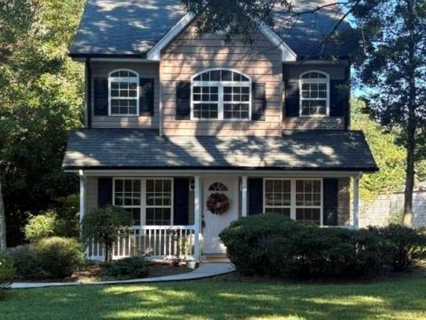 2430 Sylvan Drive, Asheboro, NC 27203.  MLS# CAR4428814, YatesRealty ID 53370. 