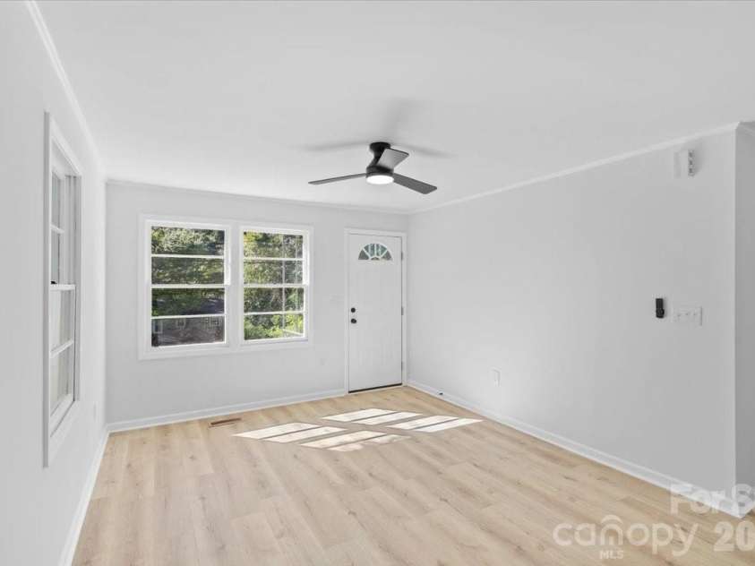2700 Douglas Drive, Gastonia, NC 28054.  MLS# CAR4428469, YatesRealty ID 53371. 