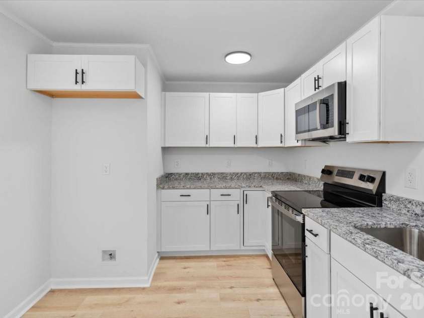 2700 Douglas Drive, Gastonia, NC 28054.  MLS# CAR4428469, YatesRealty ID 53371. 